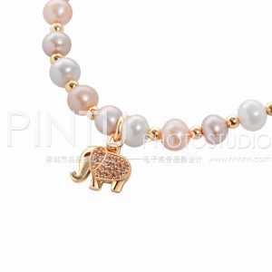 Photography bracelet for fashion jewelry products in China Close-up 3